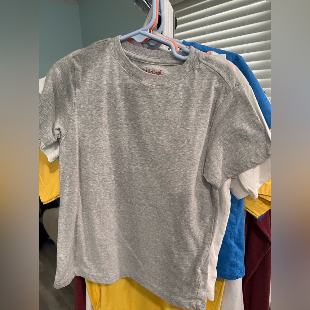 XS (4/5) Cat & Jack plain gray T-shirt